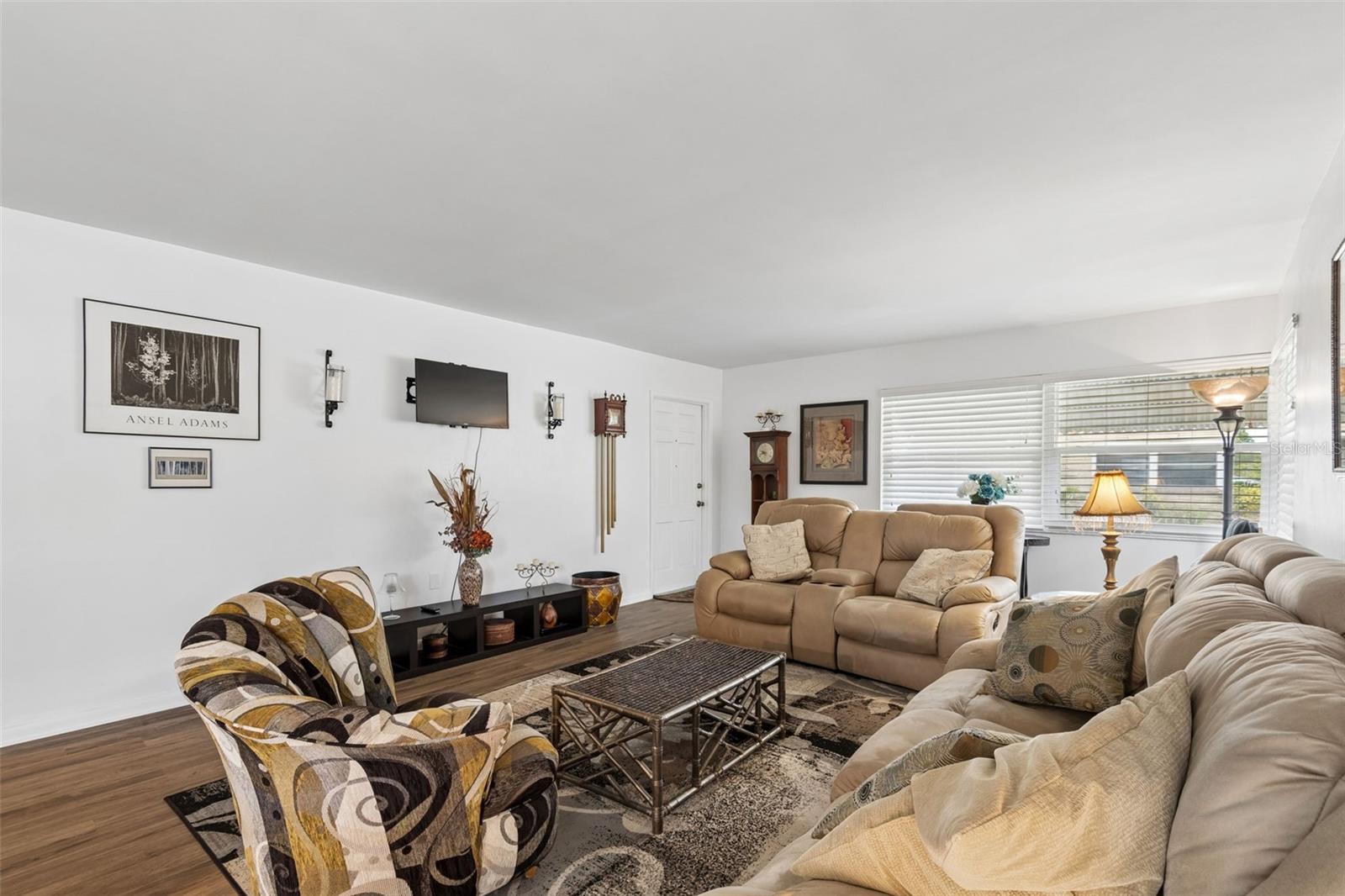 TOWN APTS CONDO - Residential