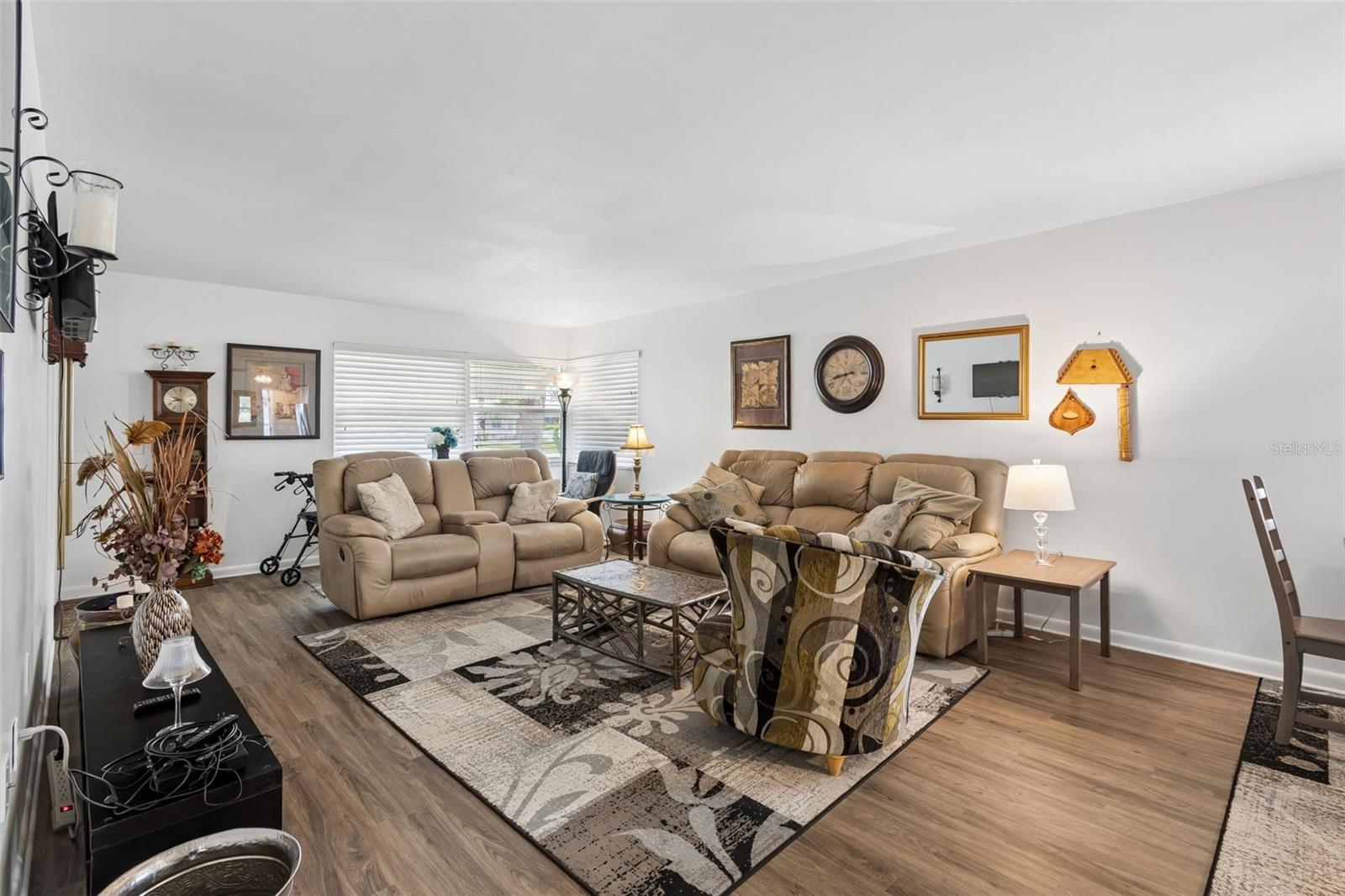 TOWN APTS CONDO - Residential