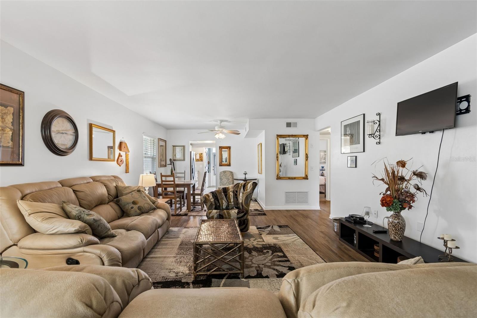 TOWN APTS CONDO - Residential