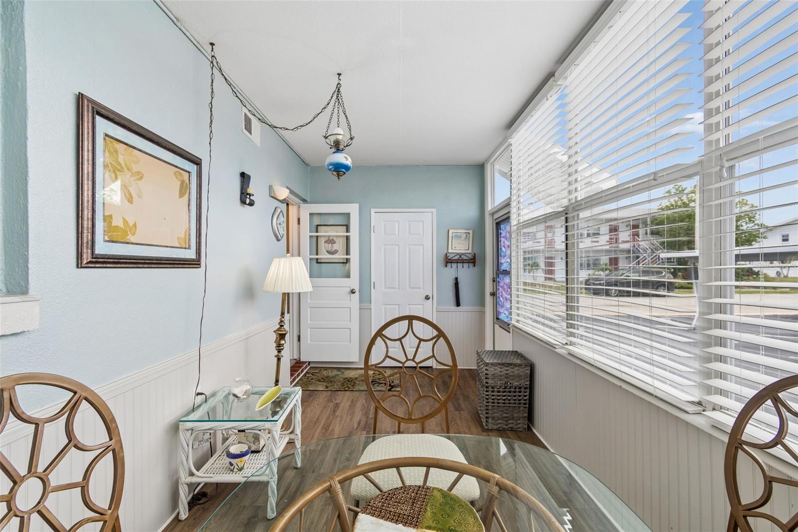 TOWN APTS CONDO - Residential