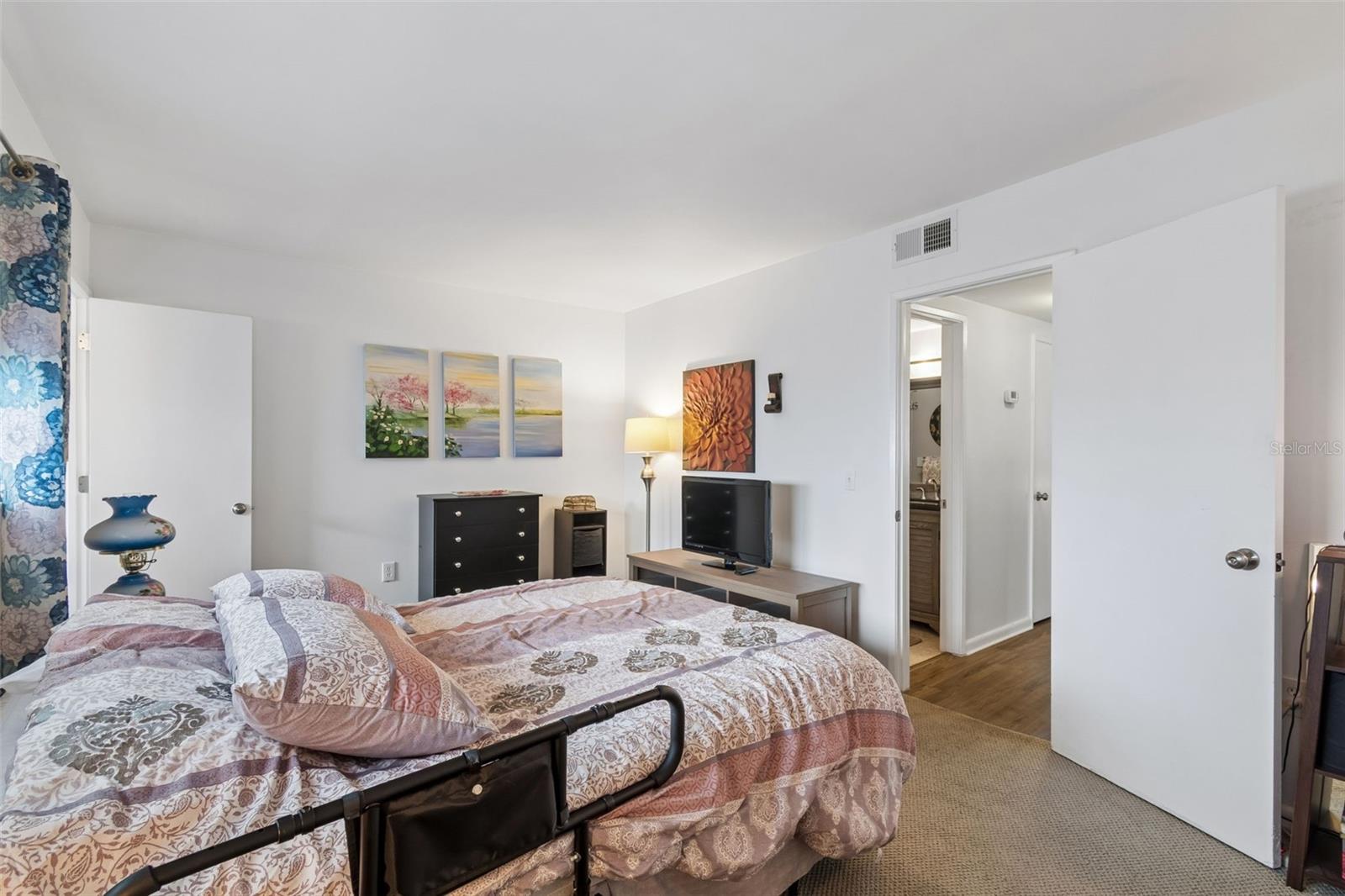 TOWN APTS CONDO - Residential