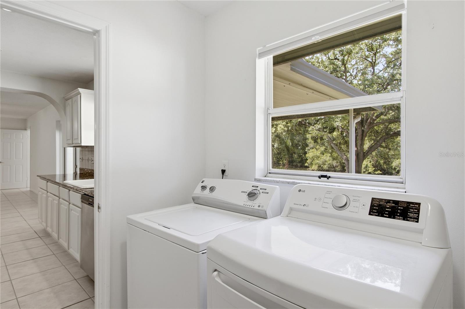 WINTER WOODS UNIT 04 - Residential Lease