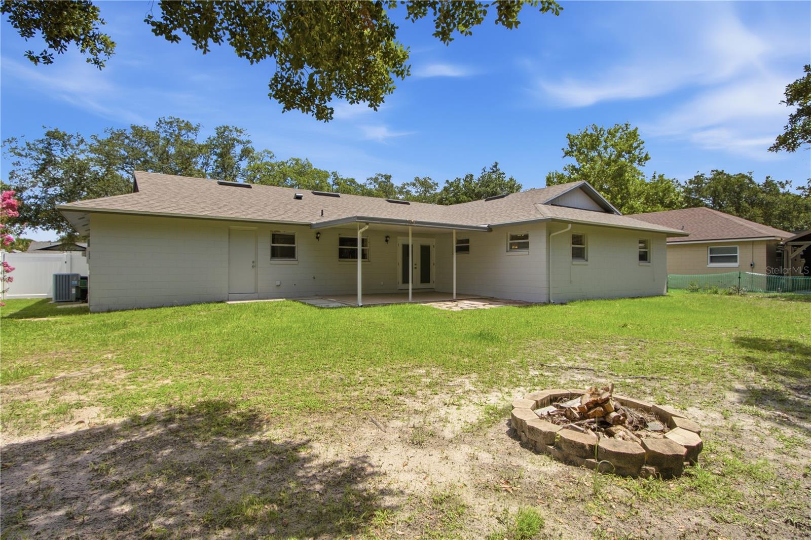 WINTER WOODS UNIT 04 - Residential Lease