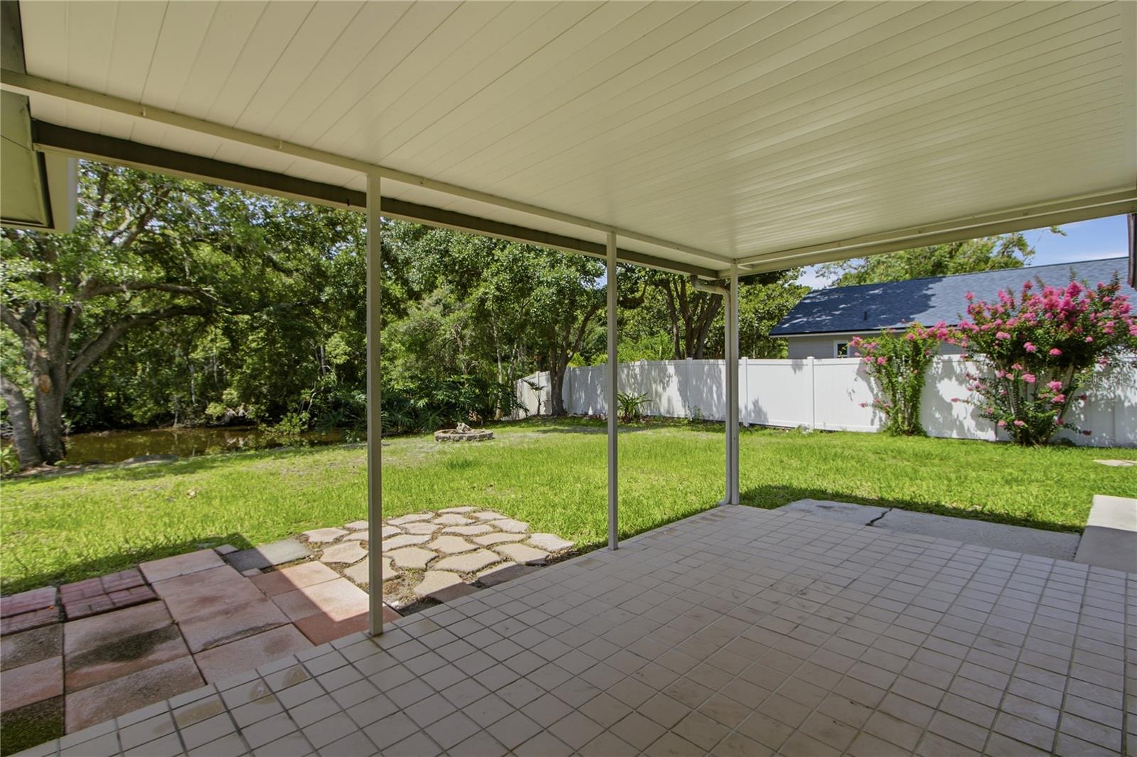WINTER WOODS UNIT 04 - Residential Lease