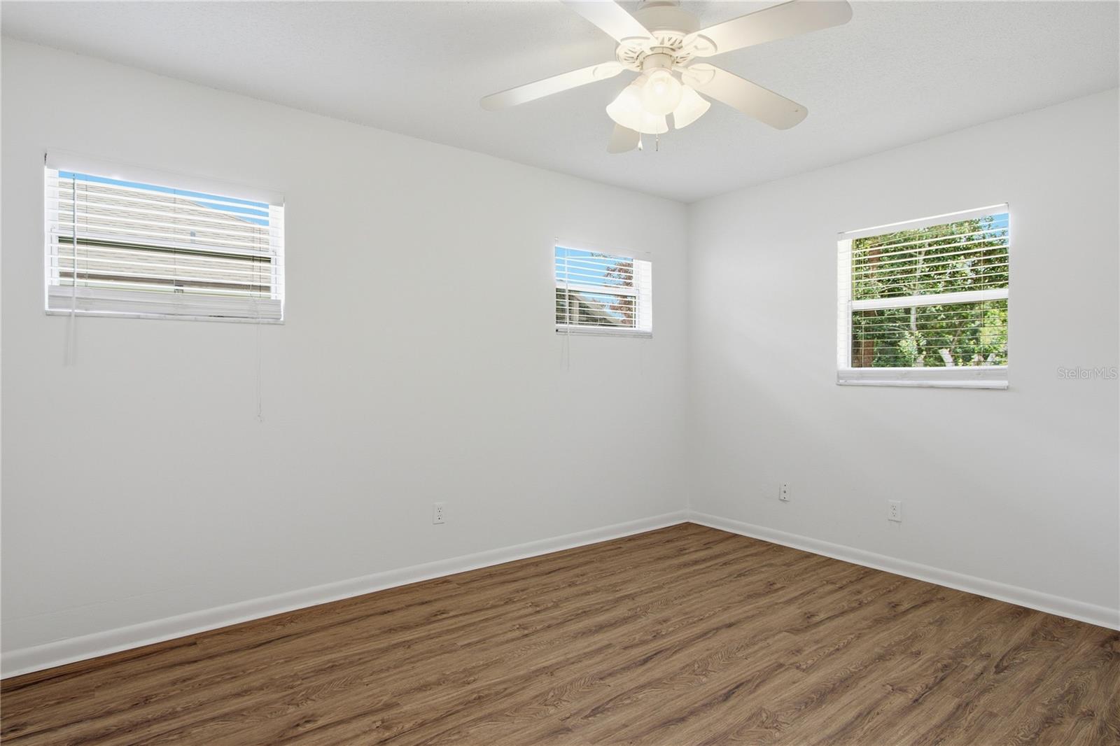 WINTER WOODS UNIT 04 - Residential Lease