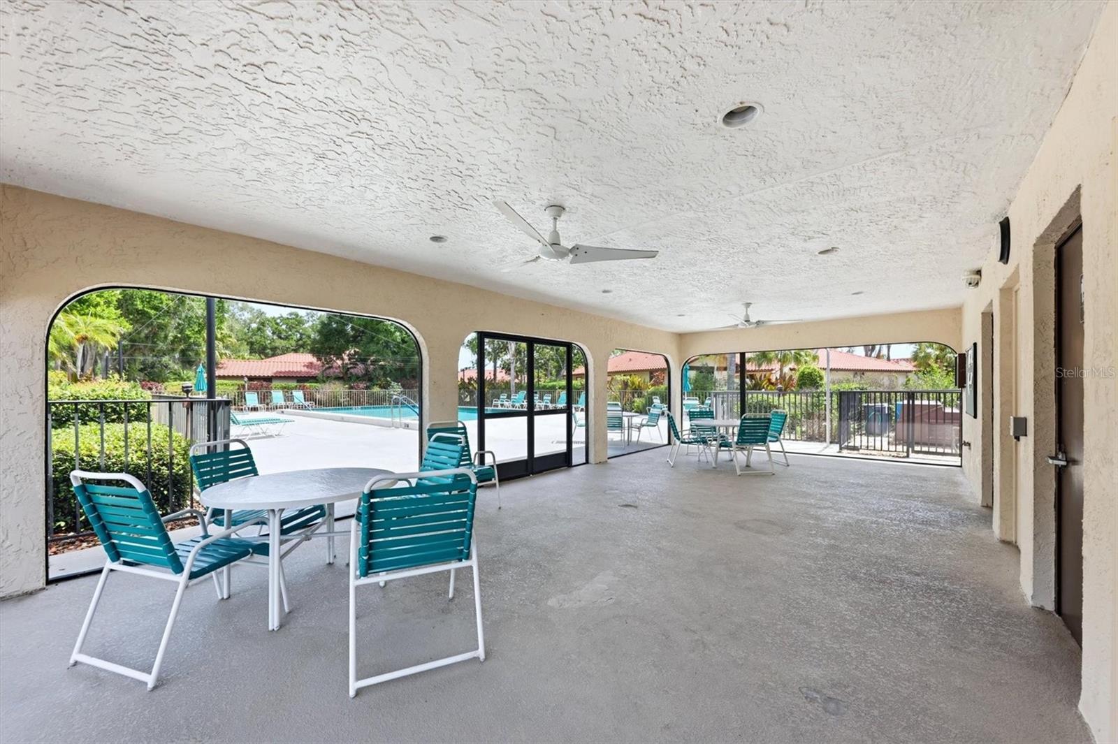 GOLF POINTE AT PALM-AIRE CC SEC 1 PH C - Residential