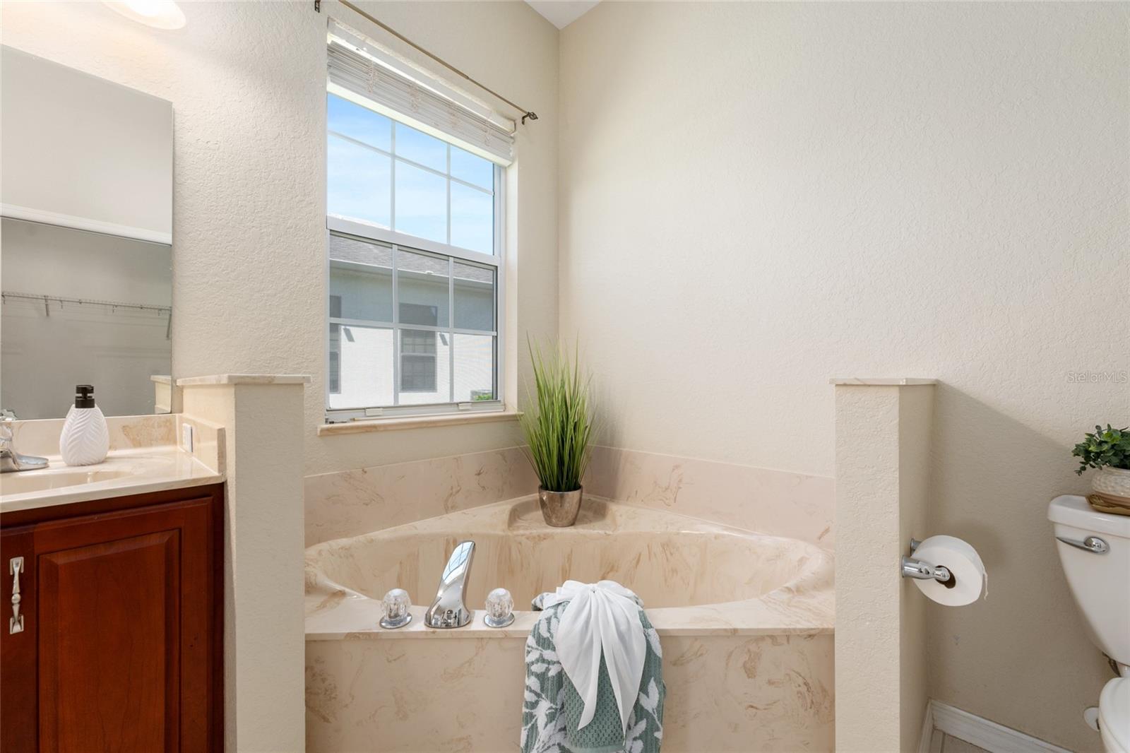 NORTH VLY/STONECREST UN 02 - Residential