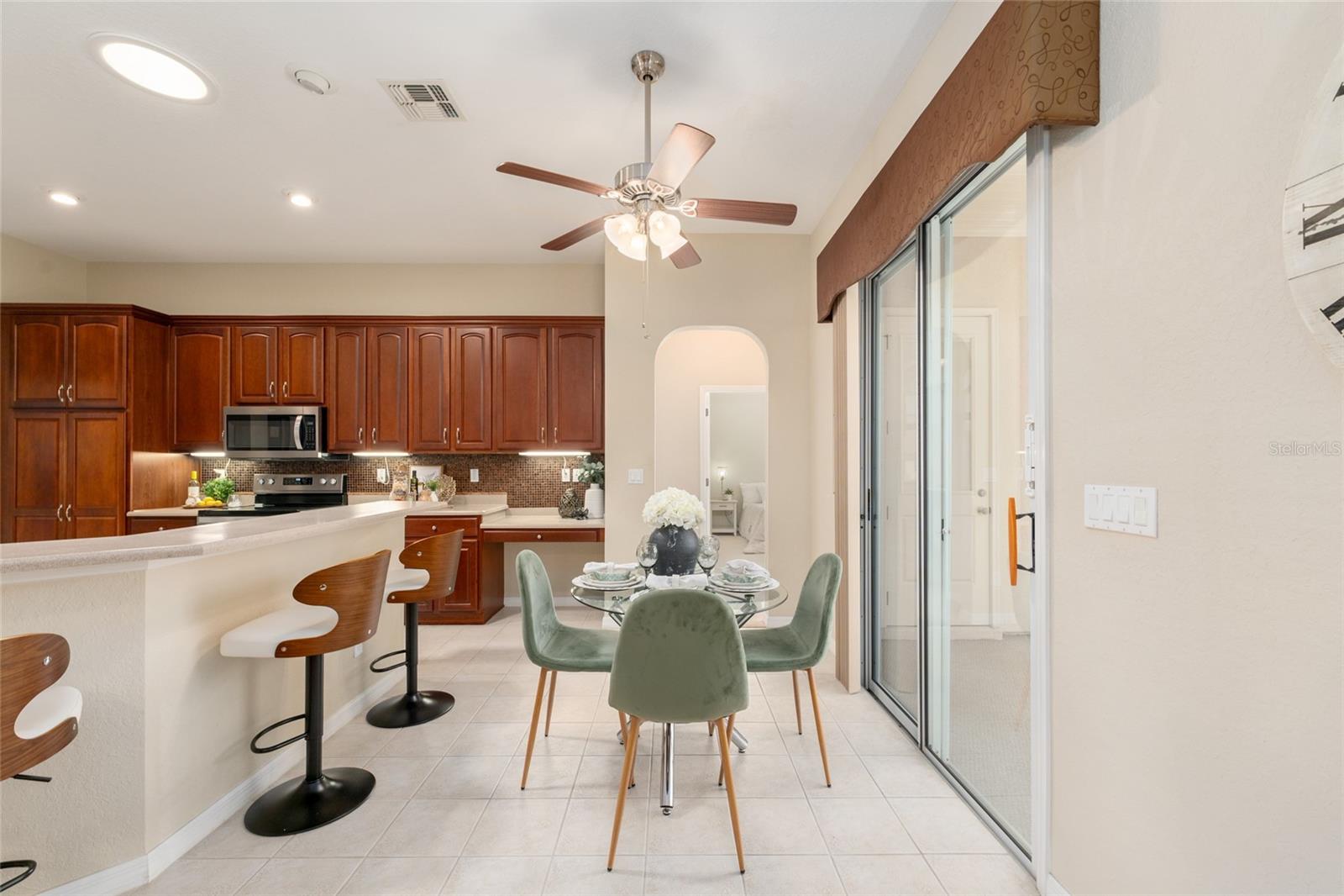 NORTH VLY/STONECREST UN 02 - Residential