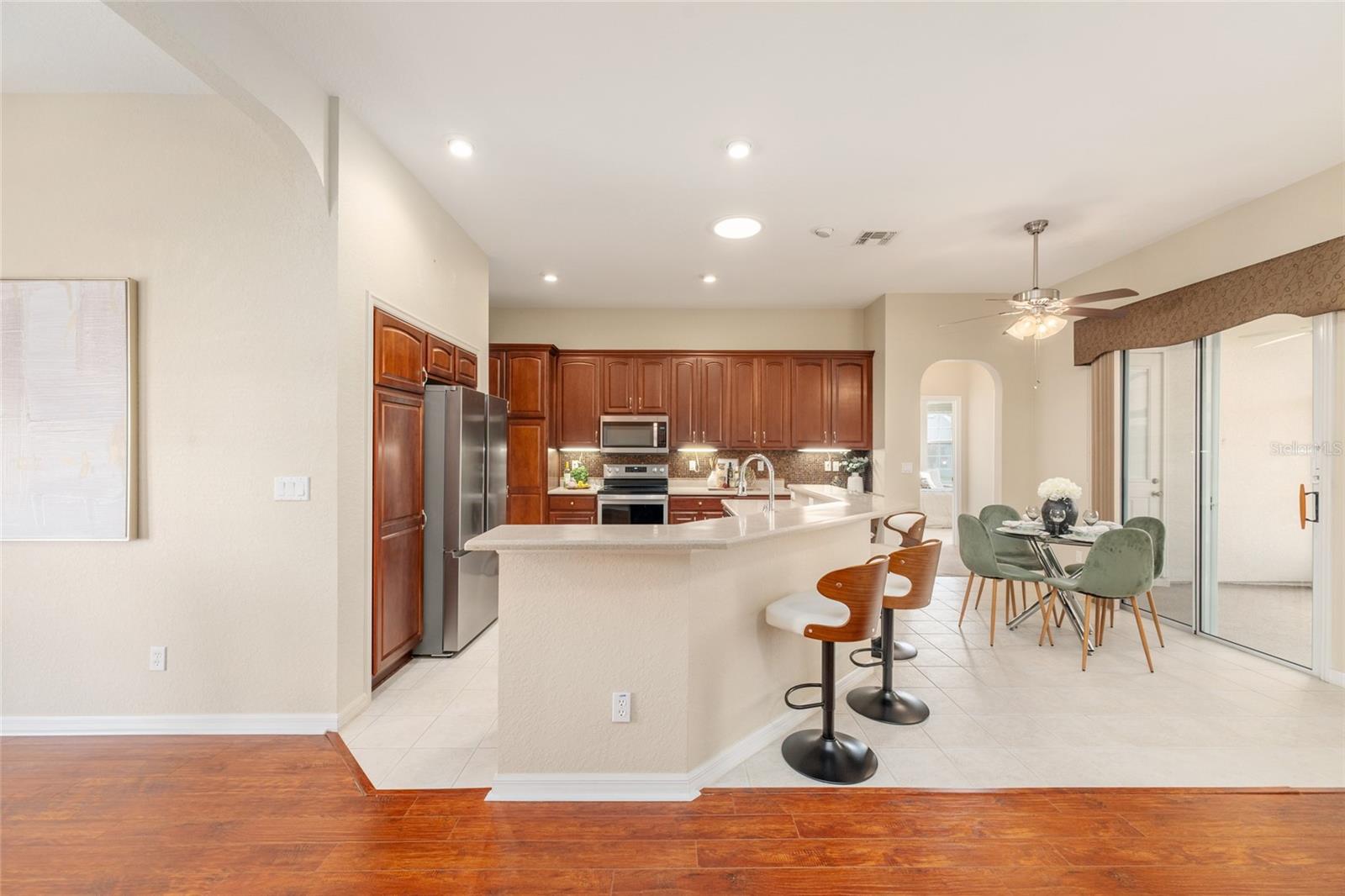 NORTH VLY/STONECREST UN 02 - Residential