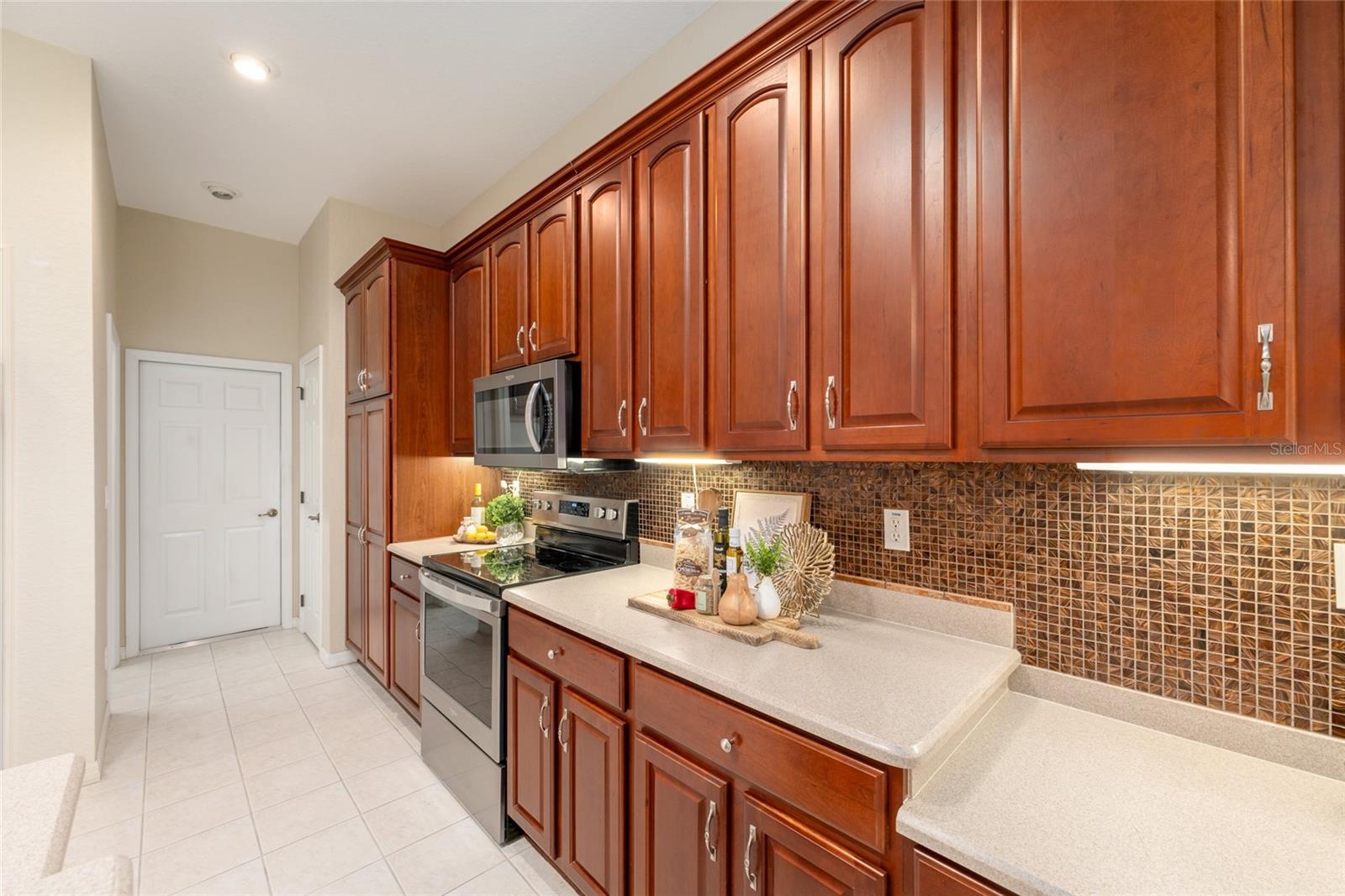 NORTH VLY/STONECREST UN 02 - Residential