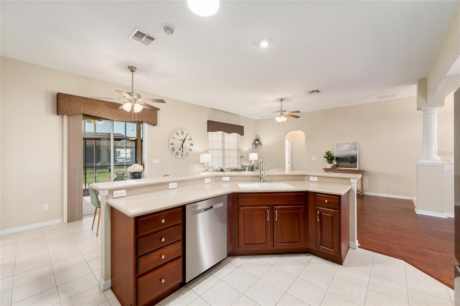 NORTH VLY/STONECREST UN 02 - Residential