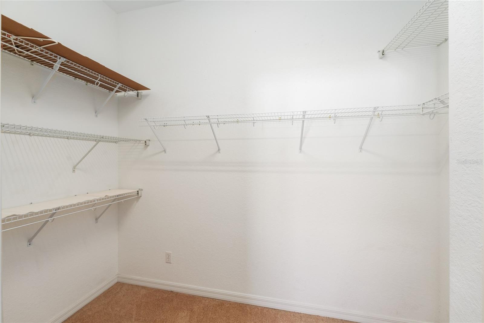 NORTH VLY/STONECREST UN 02 - Residential