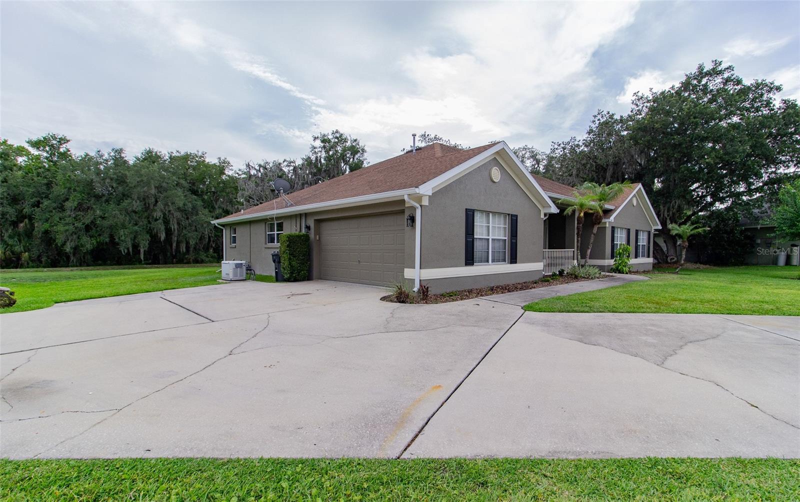 BLACKWATER OAKS - Residential