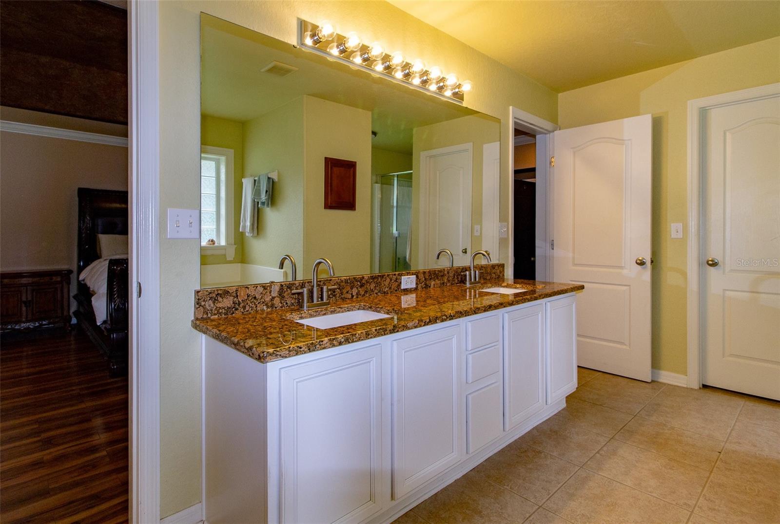 BLACKWATER OAKS - Residential
