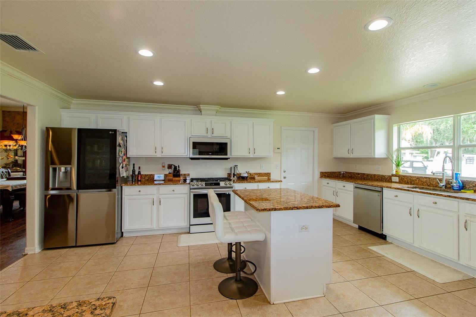 BLACKWATER OAKS - Residential