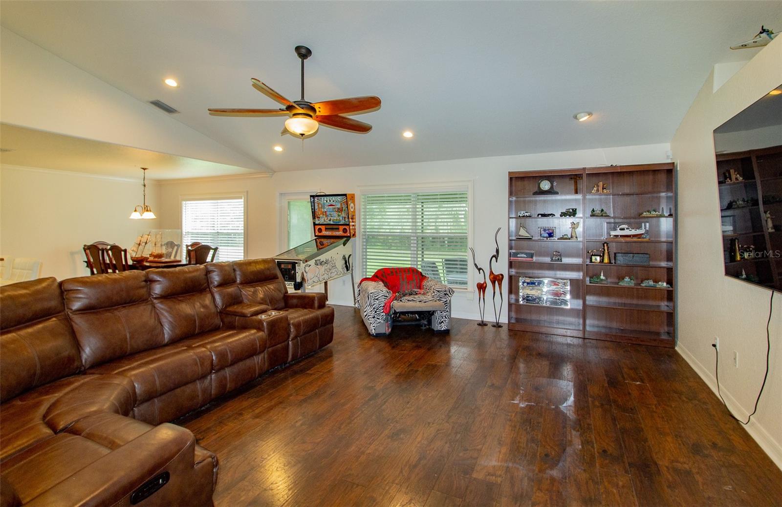 BLACKWATER OAKS - Residential