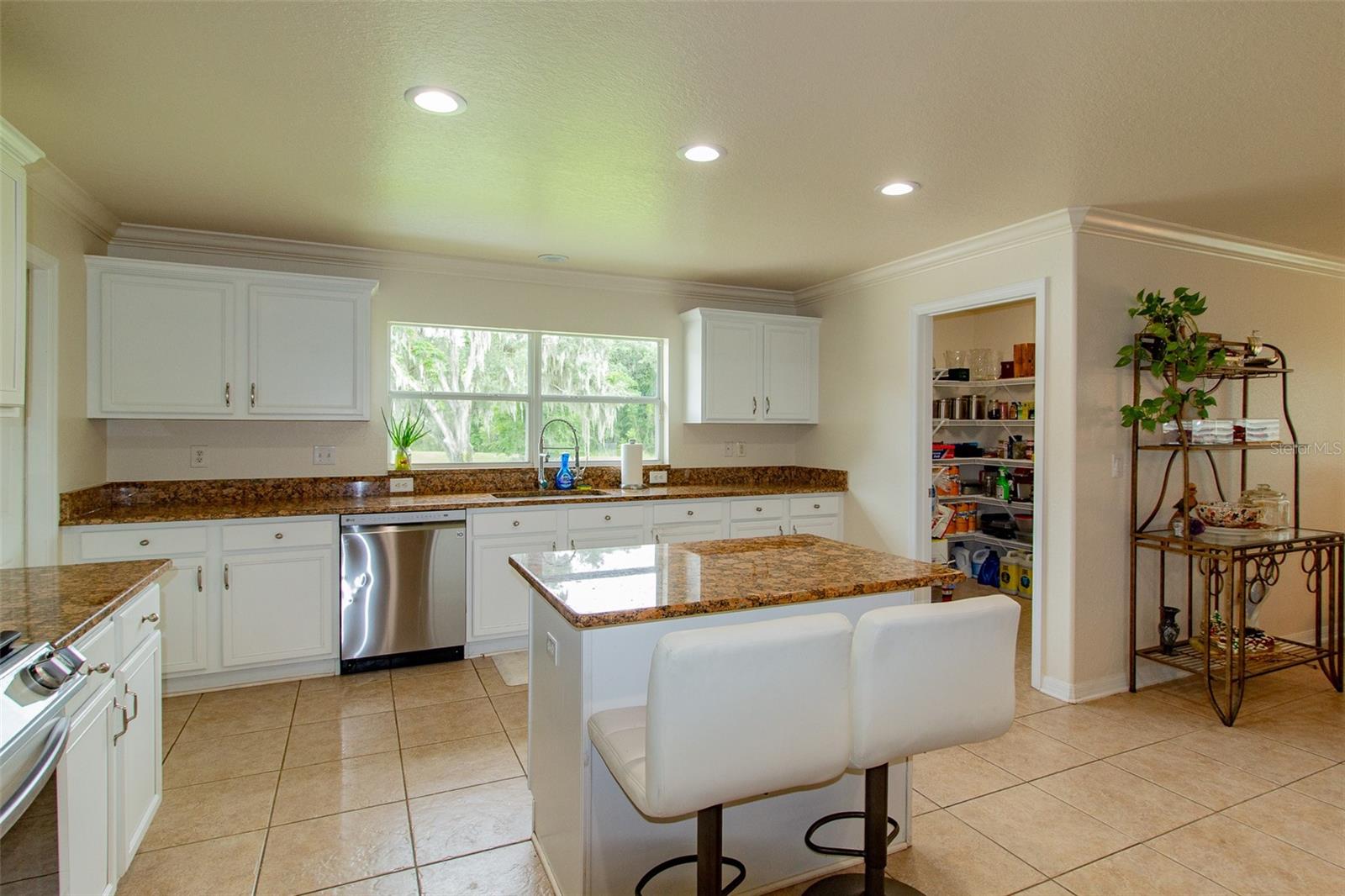 BLACKWATER OAKS - Residential
