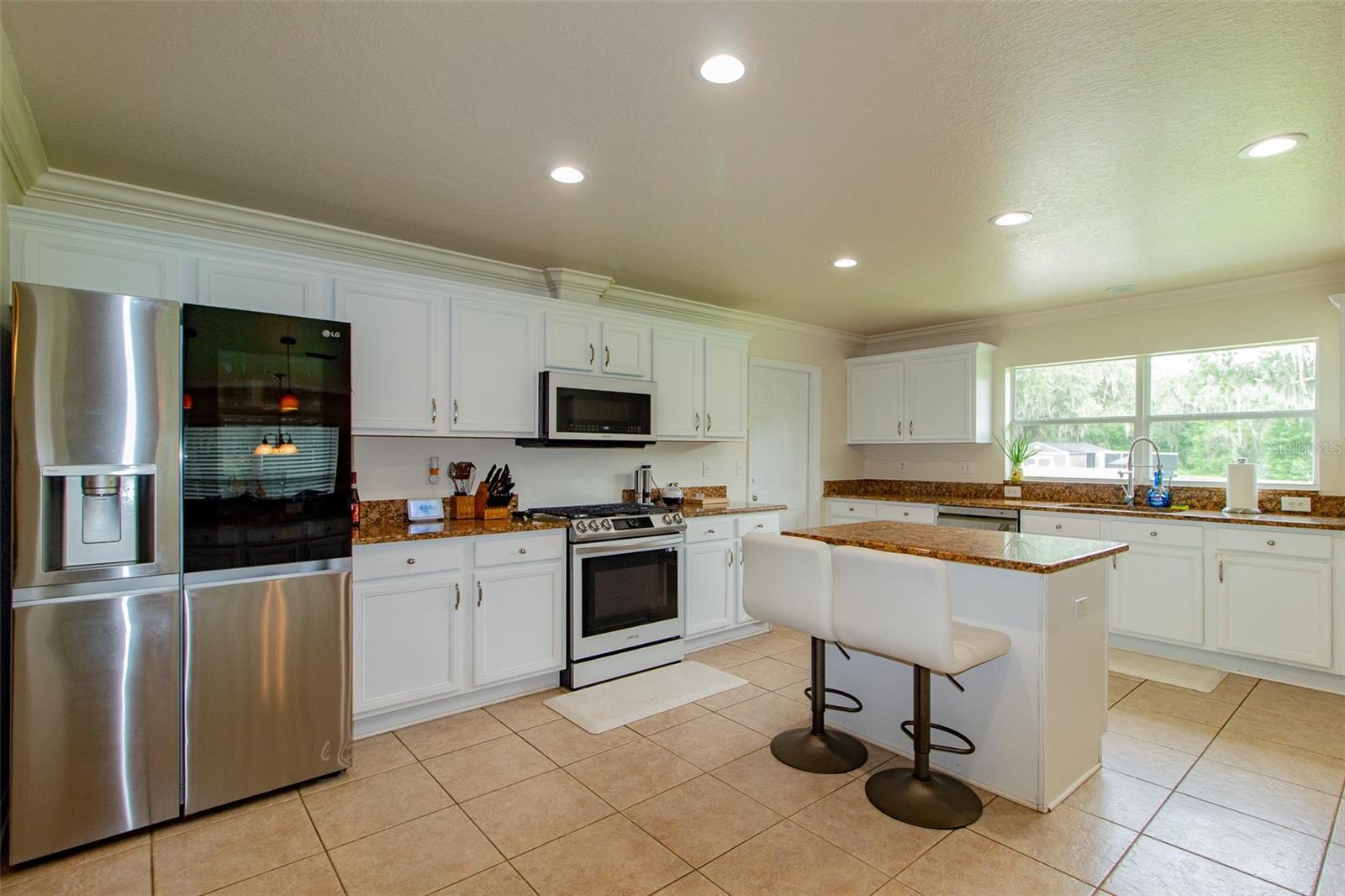 BLACKWATER OAKS - Residential