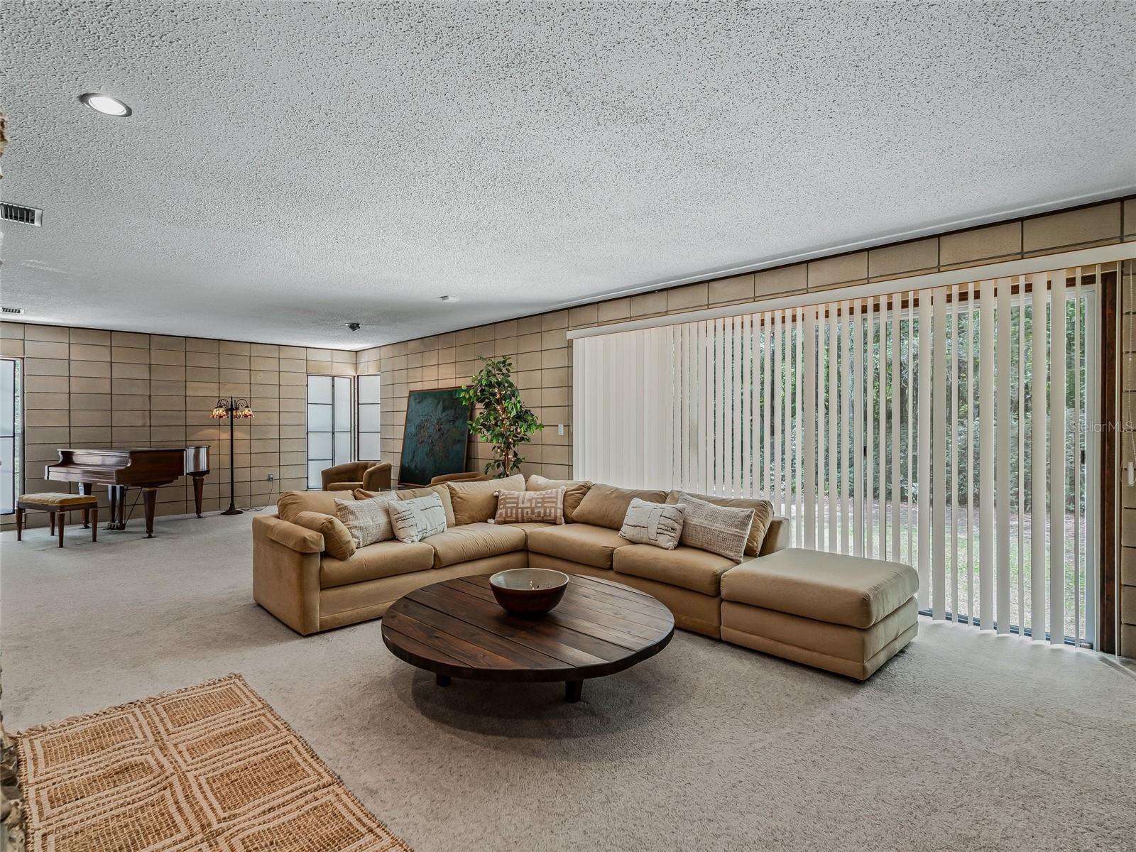 EDGEWOOD HILLS - Residential