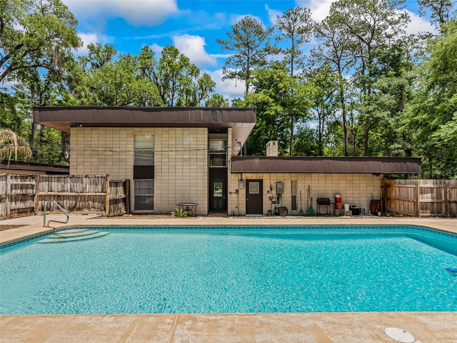 EDGEWOOD HILLS - Residential