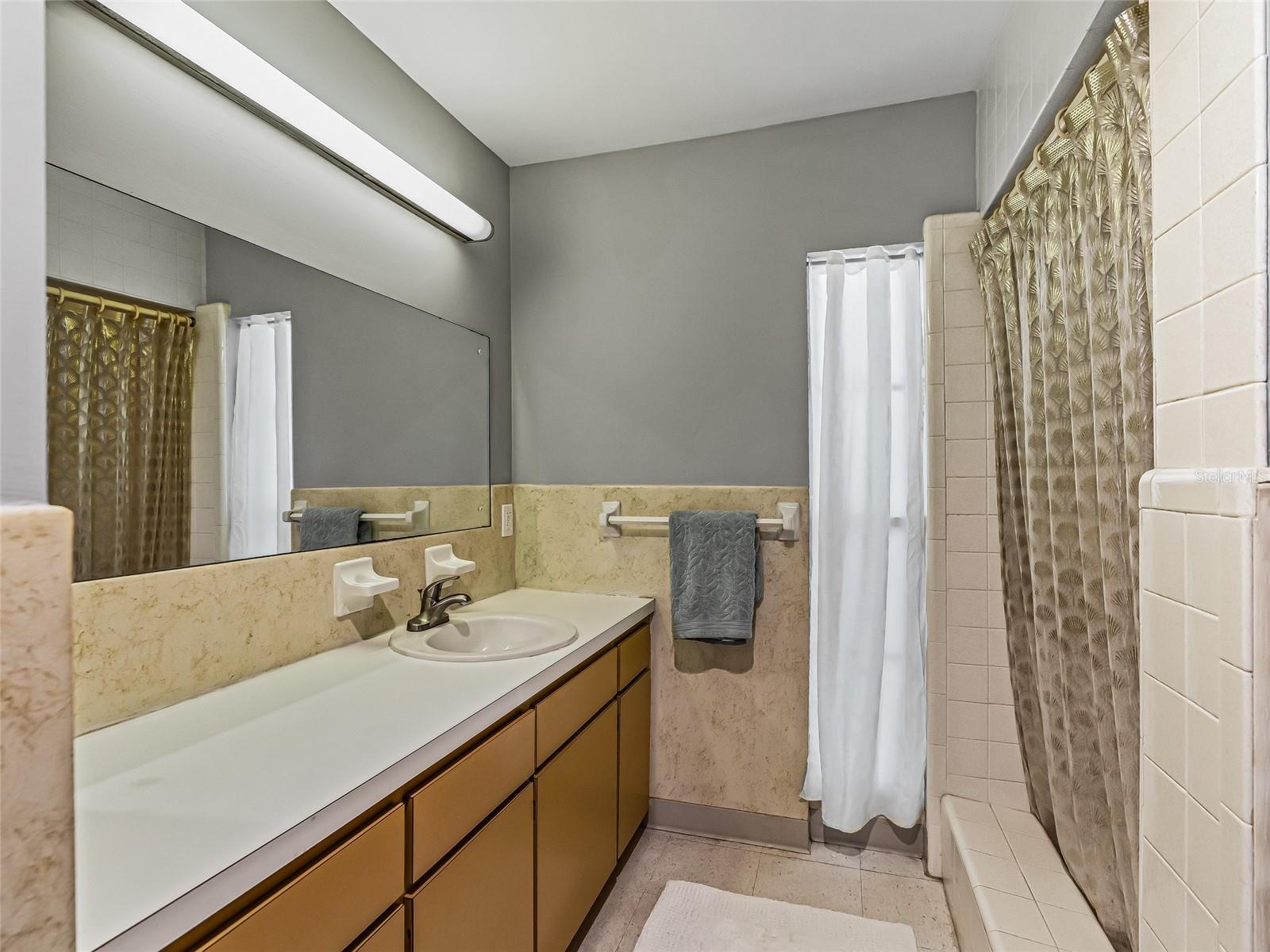 EDGEWOOD HILLS - Residential