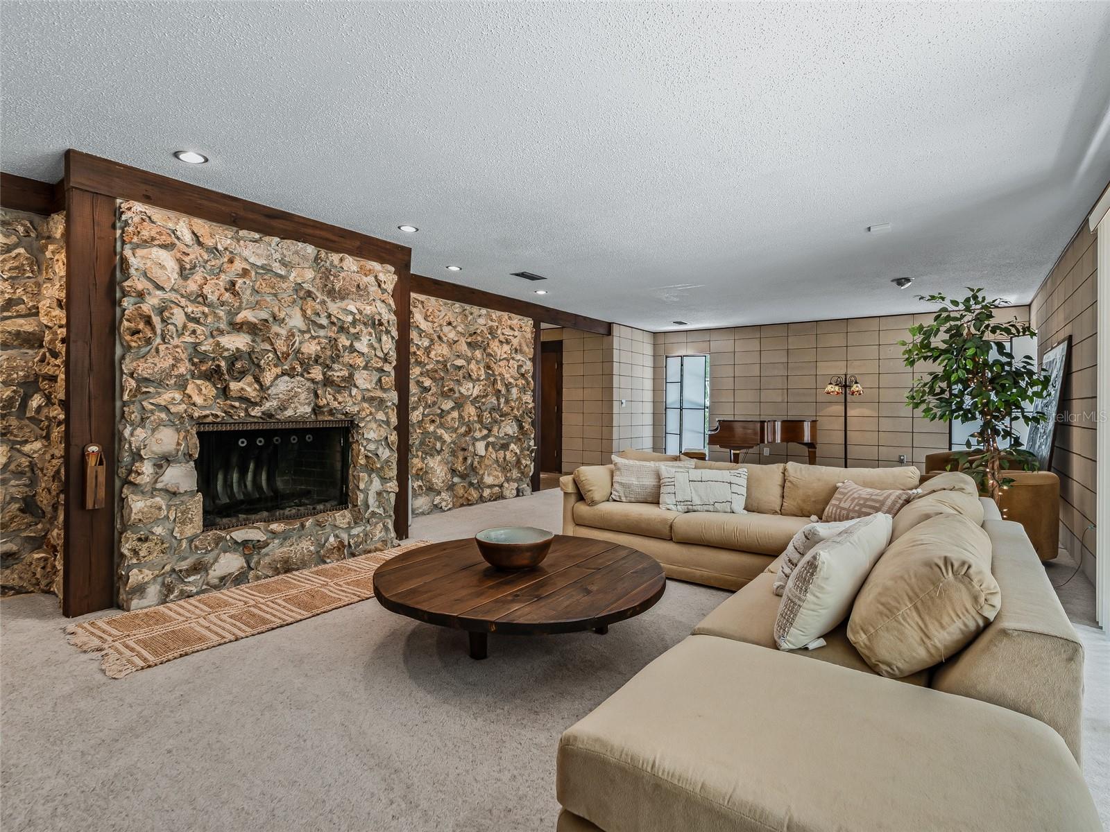 EDGEWOOD HILLS - Residential