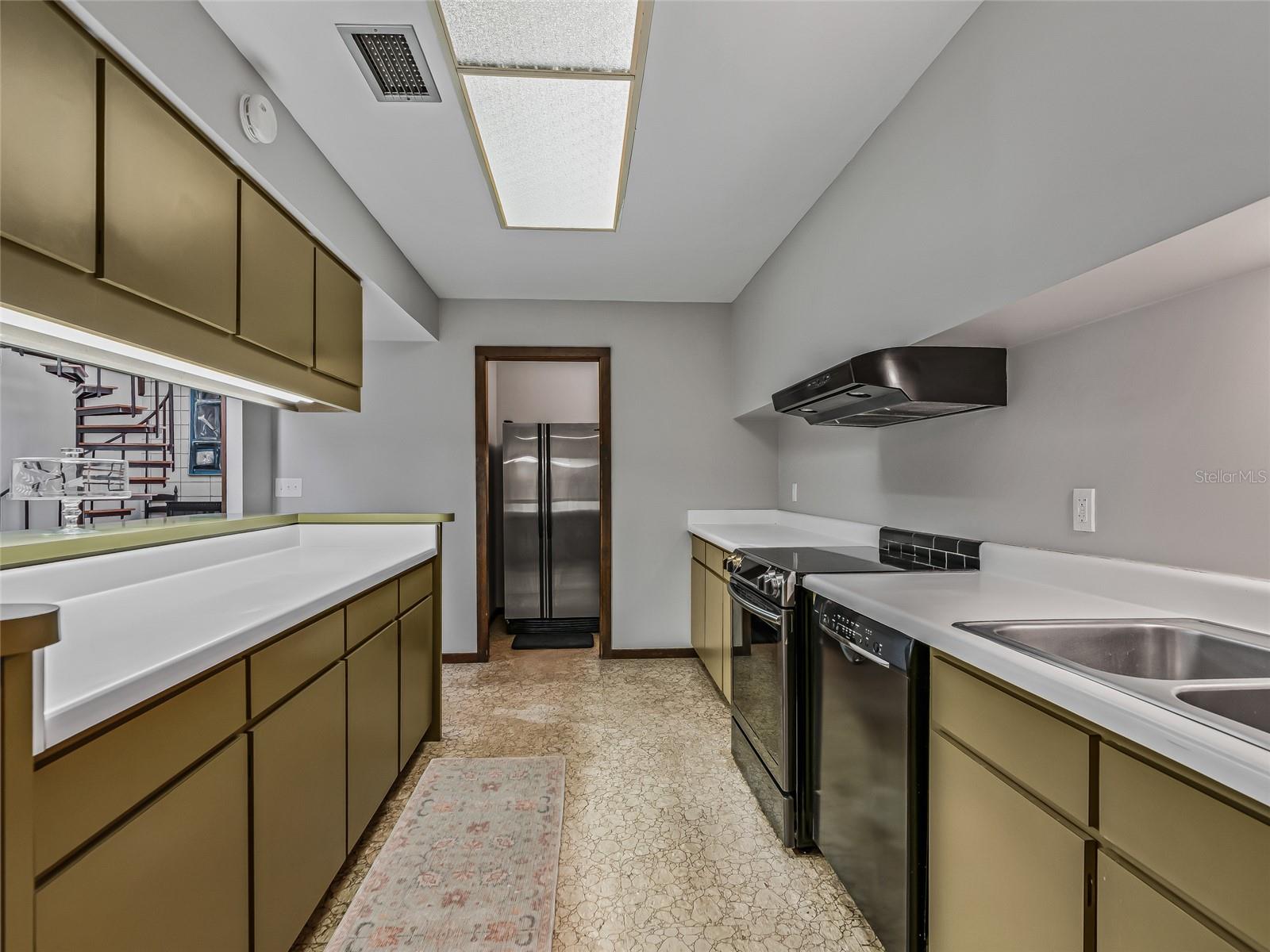 EDGEWOOD HILLS - Residential