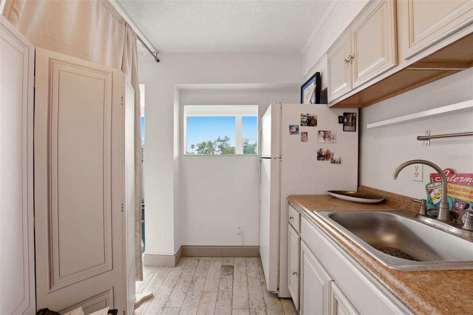 GULFSTREAM TOWERS - Residential