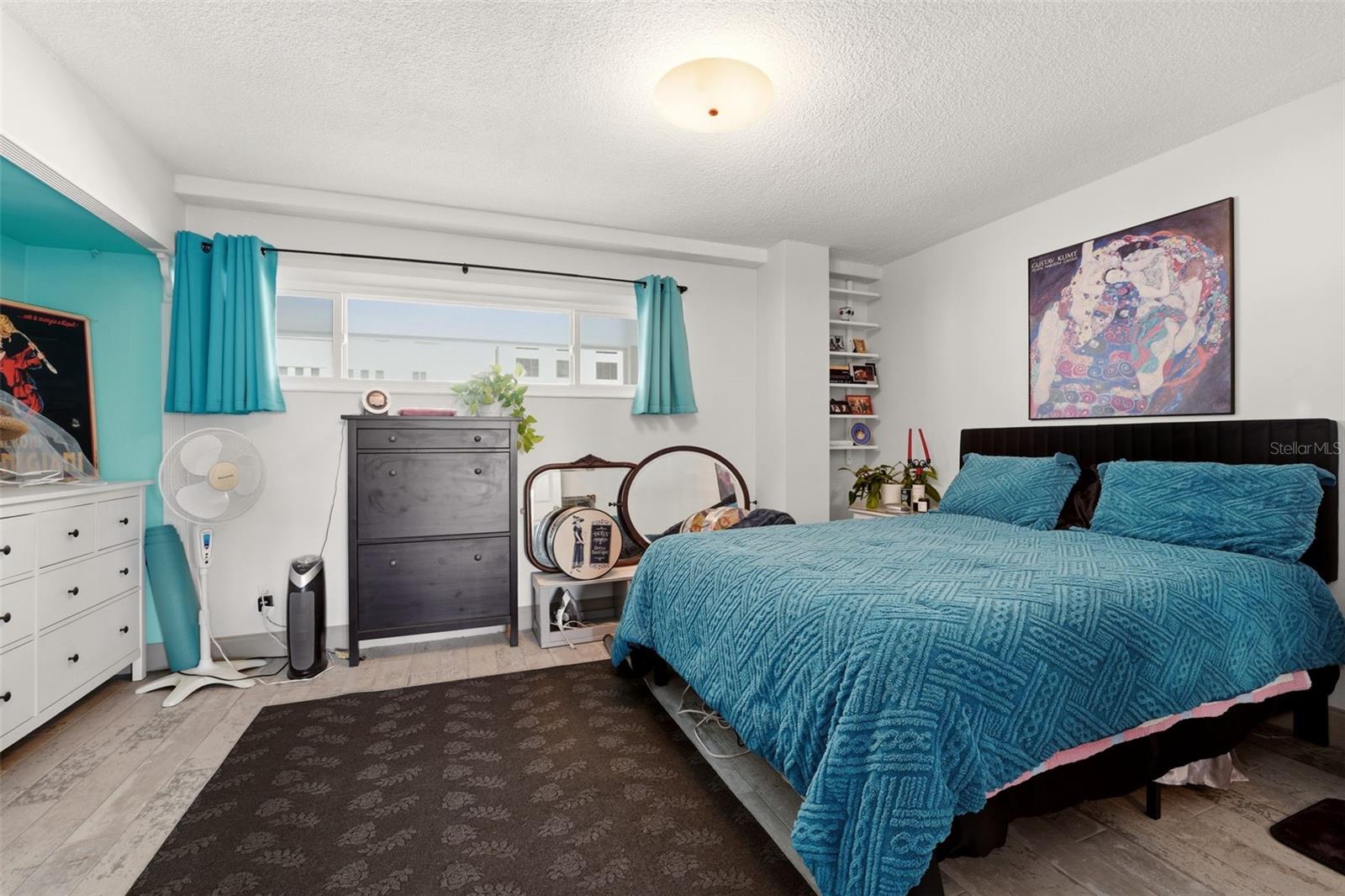 GULFSTREAM TOWERS - Residential
