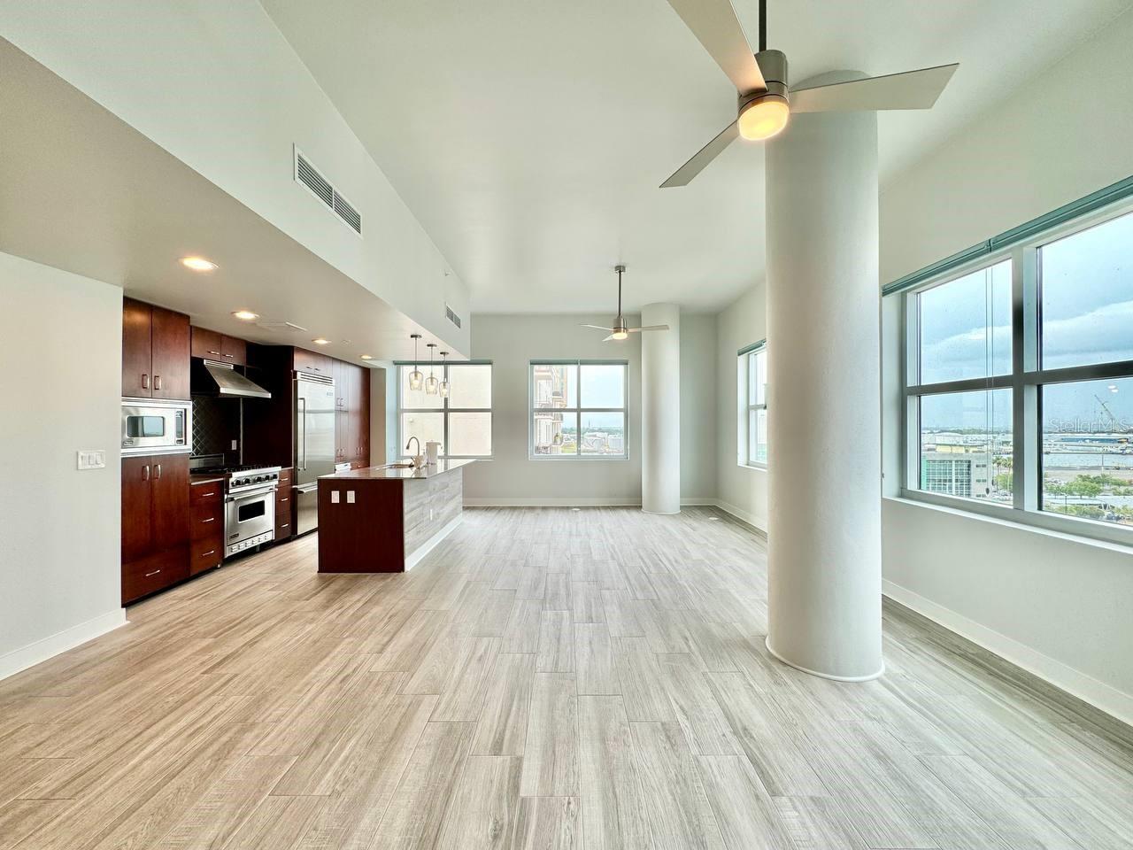GRAND CENTRAL AT KENNEDY RESID - Residential Lease