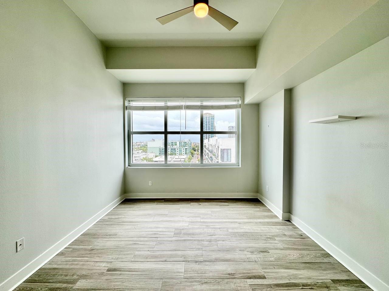 GRAND CENTRAL AT KENNEDY RESID - Residential Lease
