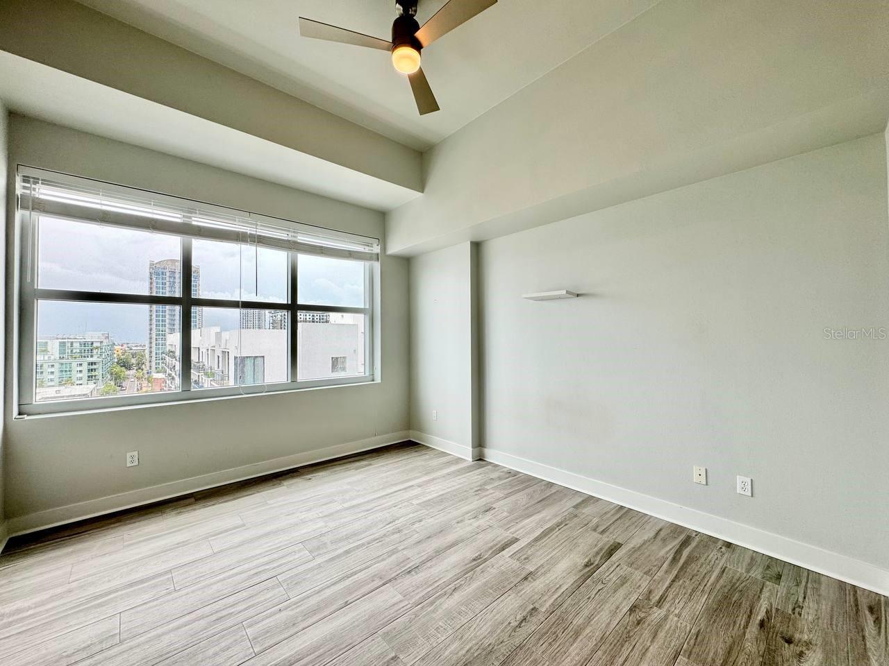 GRAND CENTRAL AT KENNEDY RESID - Residential Lease