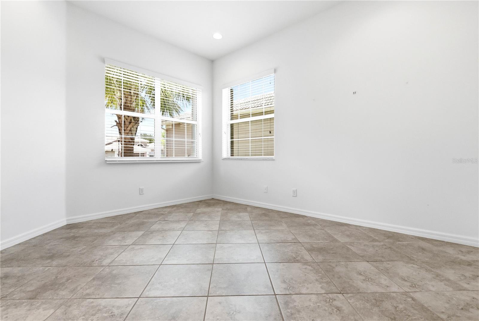 VALENCIA LAKES TR J PH 2 - Residential