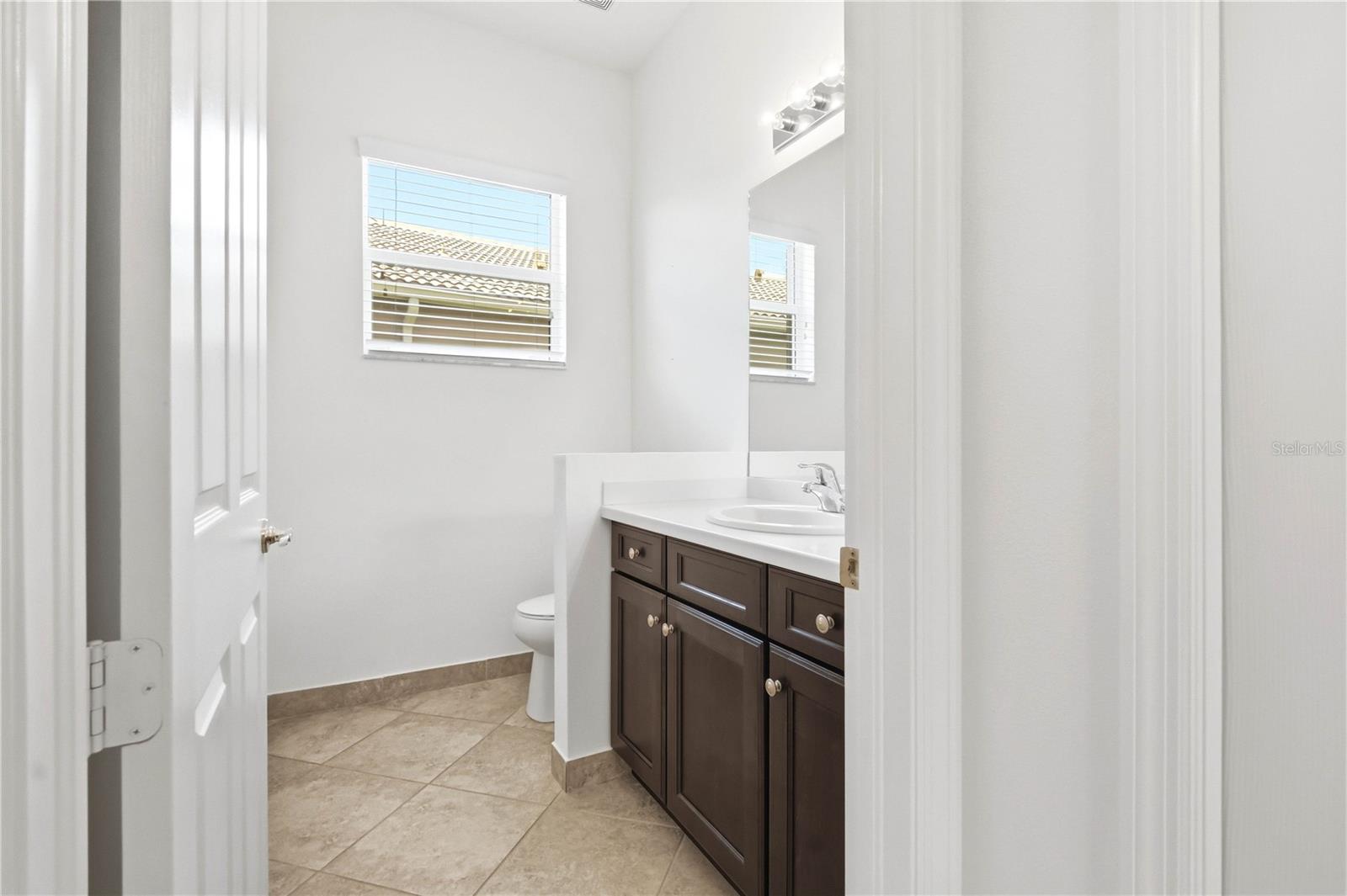 VALENCIA LAKES TR J PH 2 - Residential