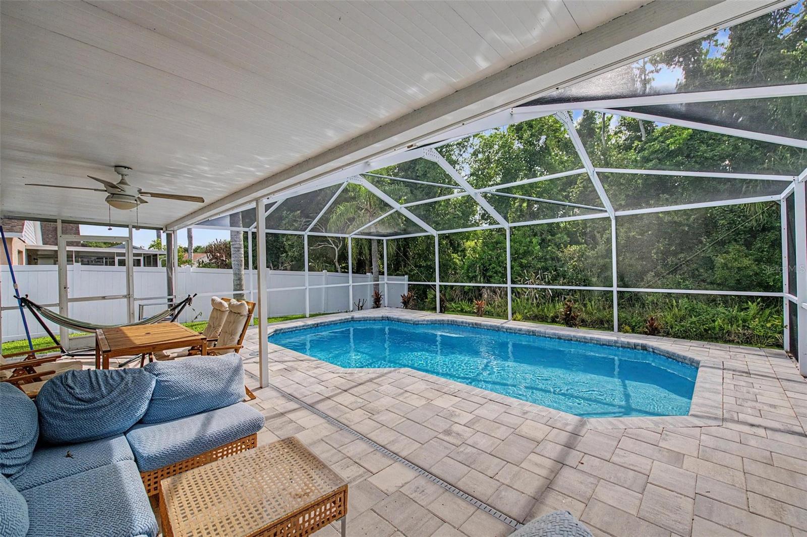 MEADOW POINTE - Residential