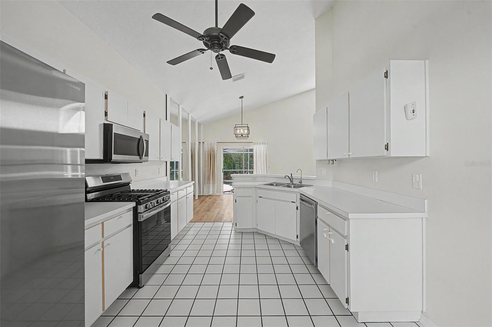 MEADOW POINTE - Residential