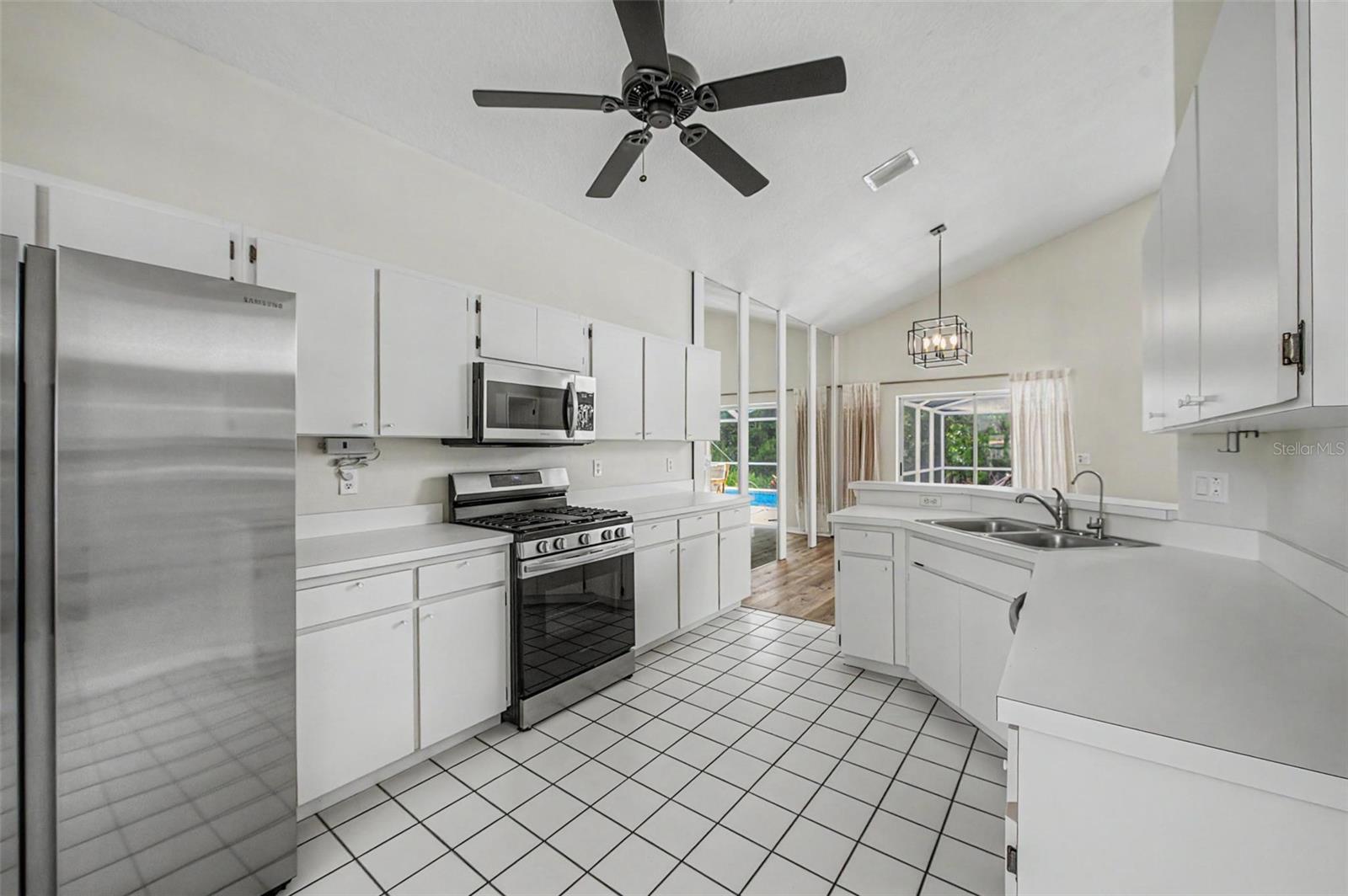 MEADOW POINTE - Residential