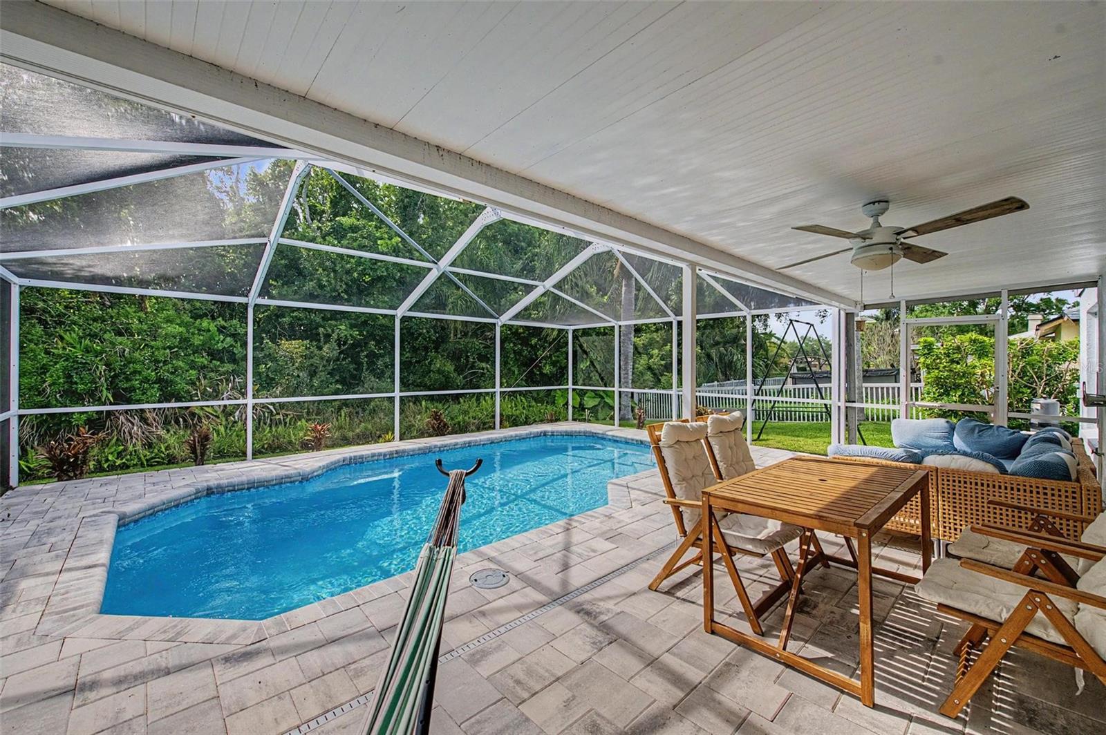 MEADOW POINTE - Residential