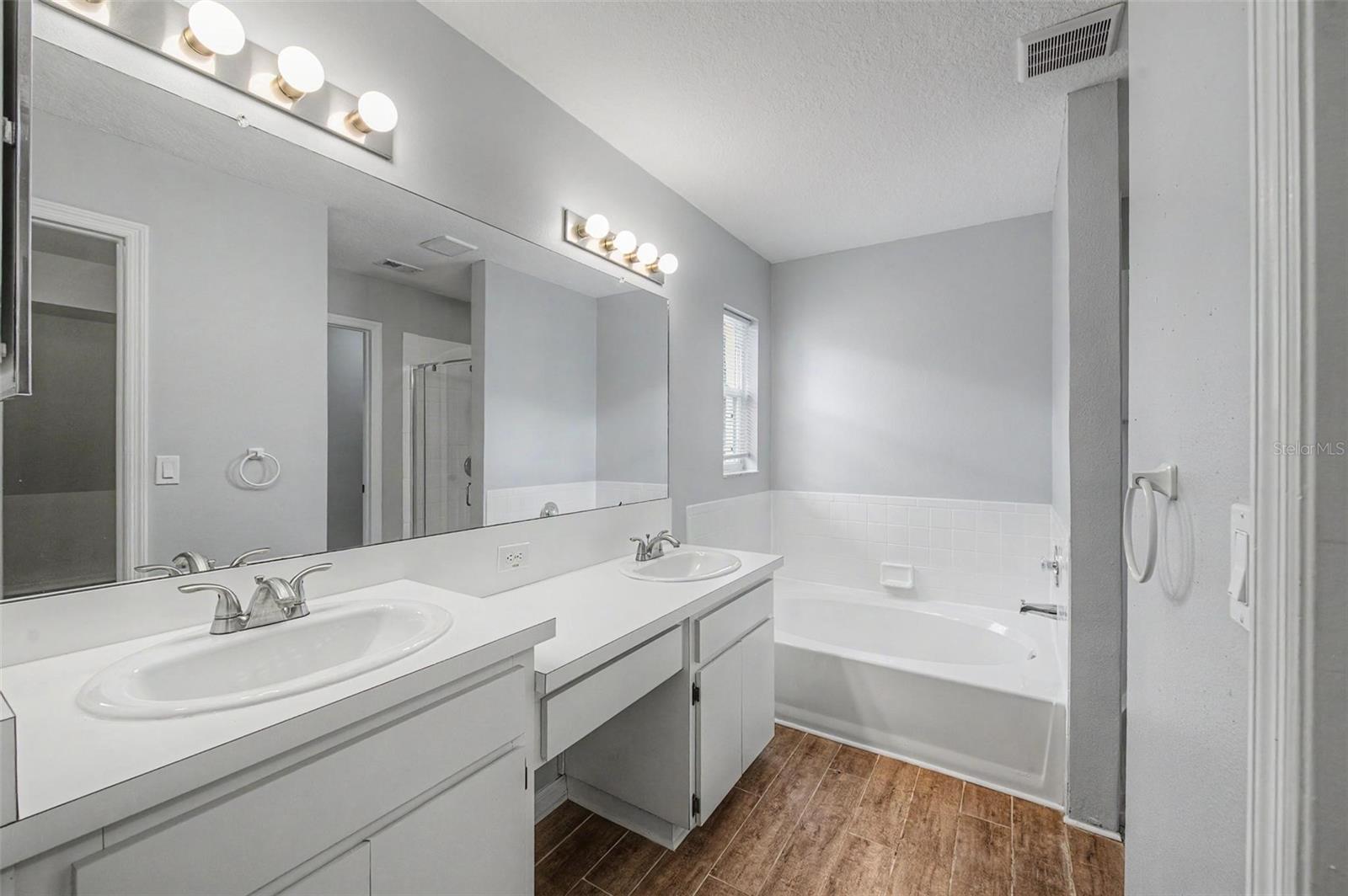 MEADOW POINTE - Residential