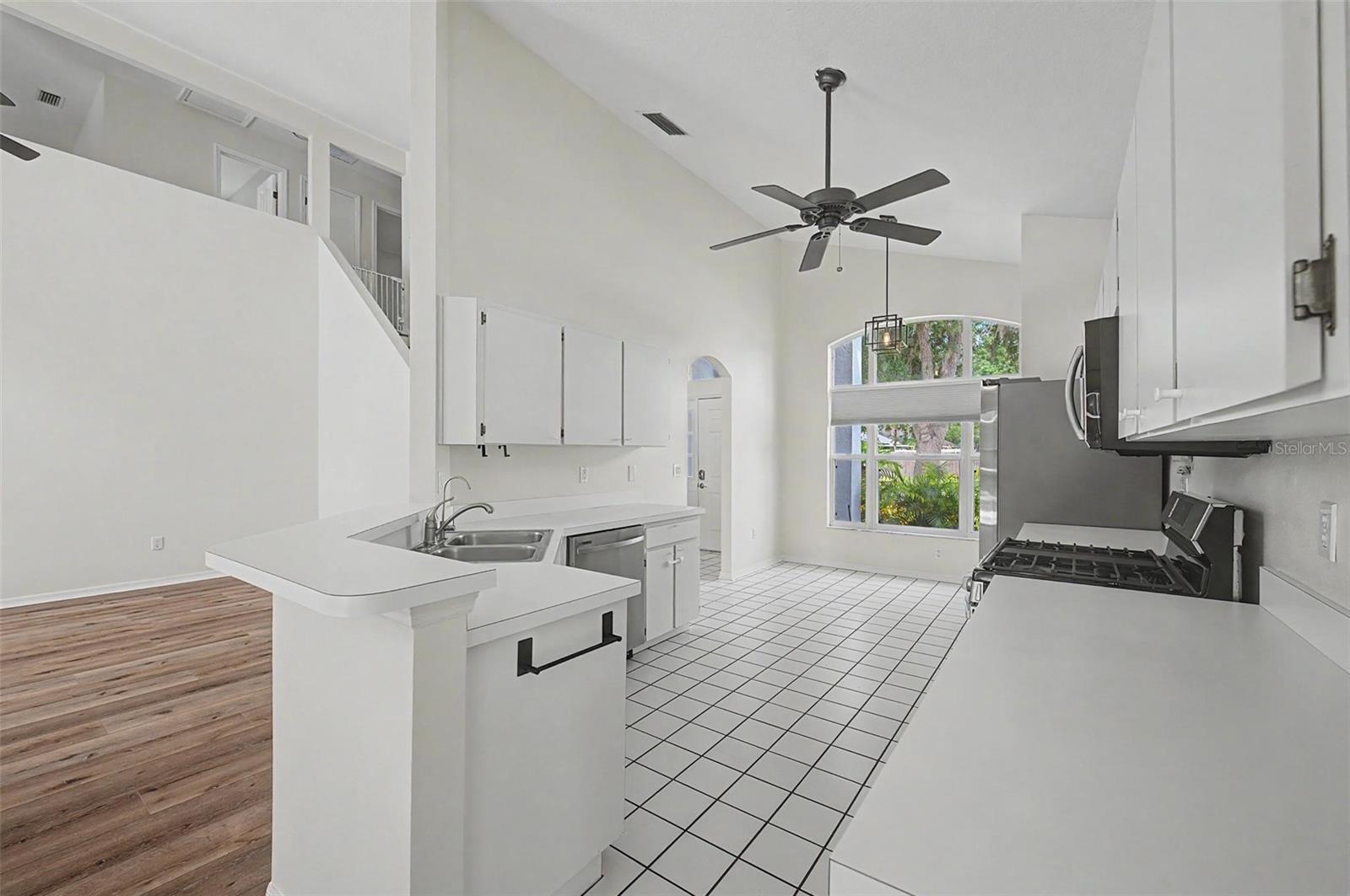 MEADOW POINTE - Residential