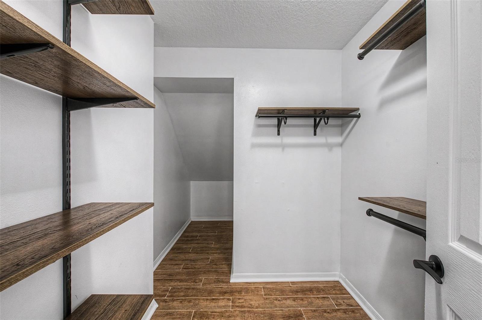 MEADOW POINTE - Residential