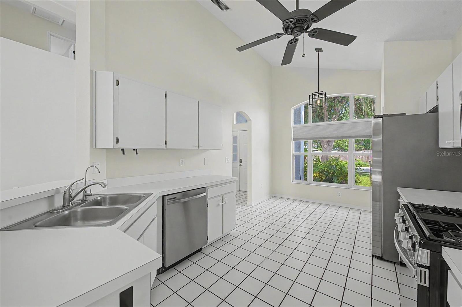 MEADOW POINTE - Residential