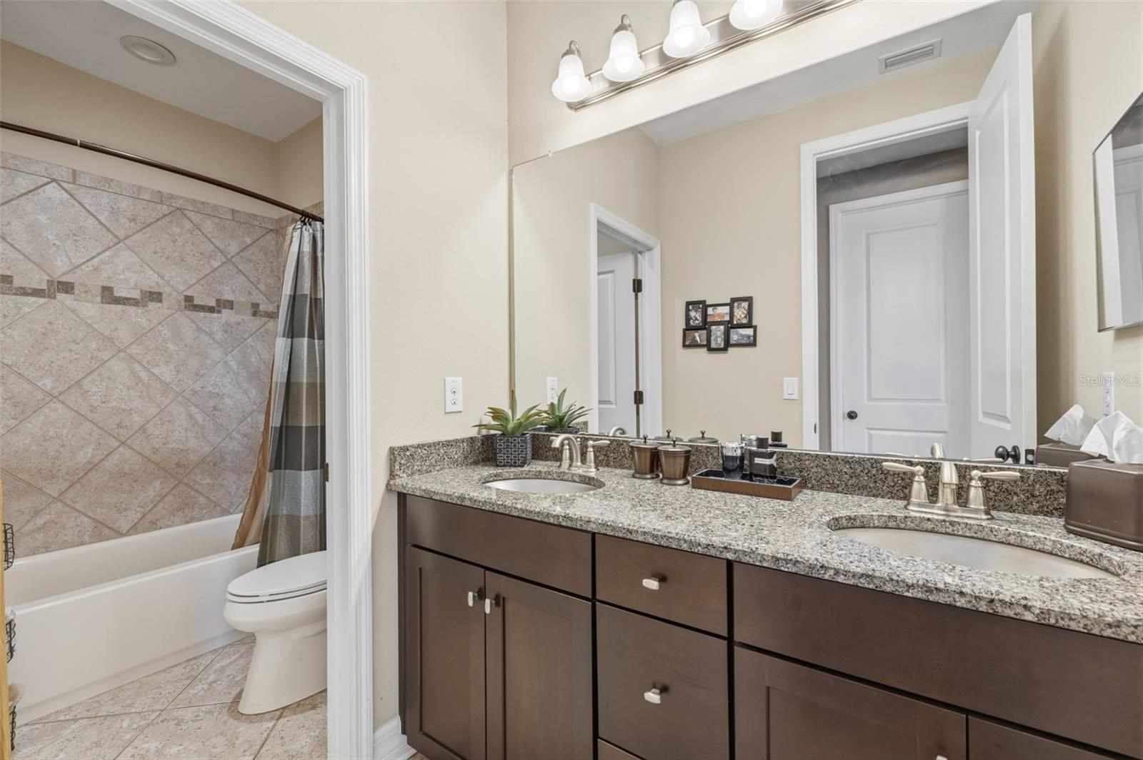 RETREAT AT CARROLLWOOD - Residential