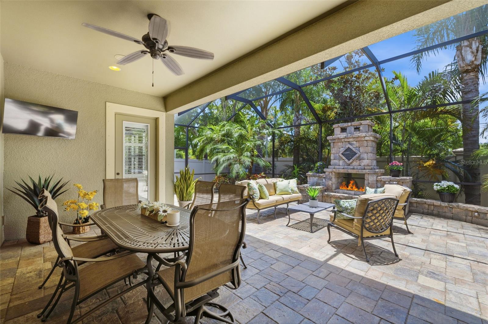 RETREAT AT CARROLLWOOD - Residential