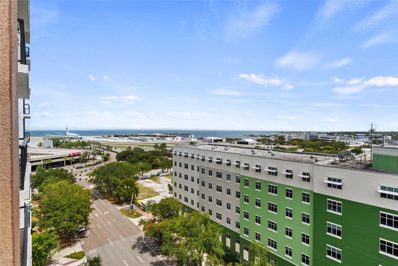 SALVADOR THE CONDO - Residential