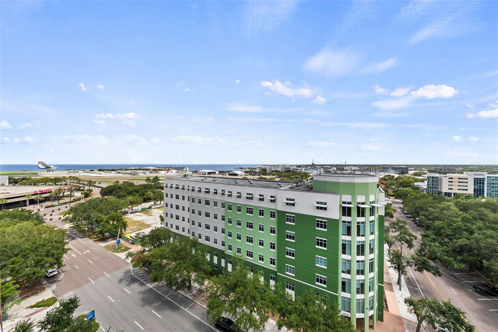SALVADOR THE CONDO - Residential