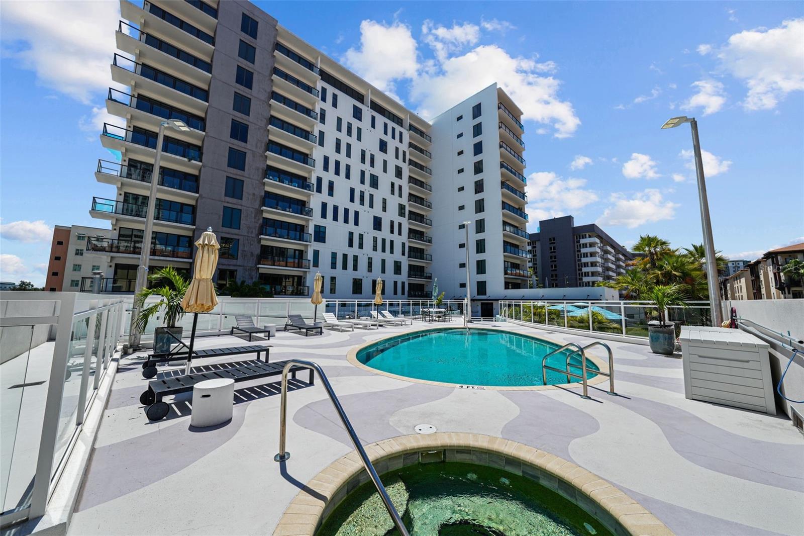 SALVADOR THE CONDO - Residential