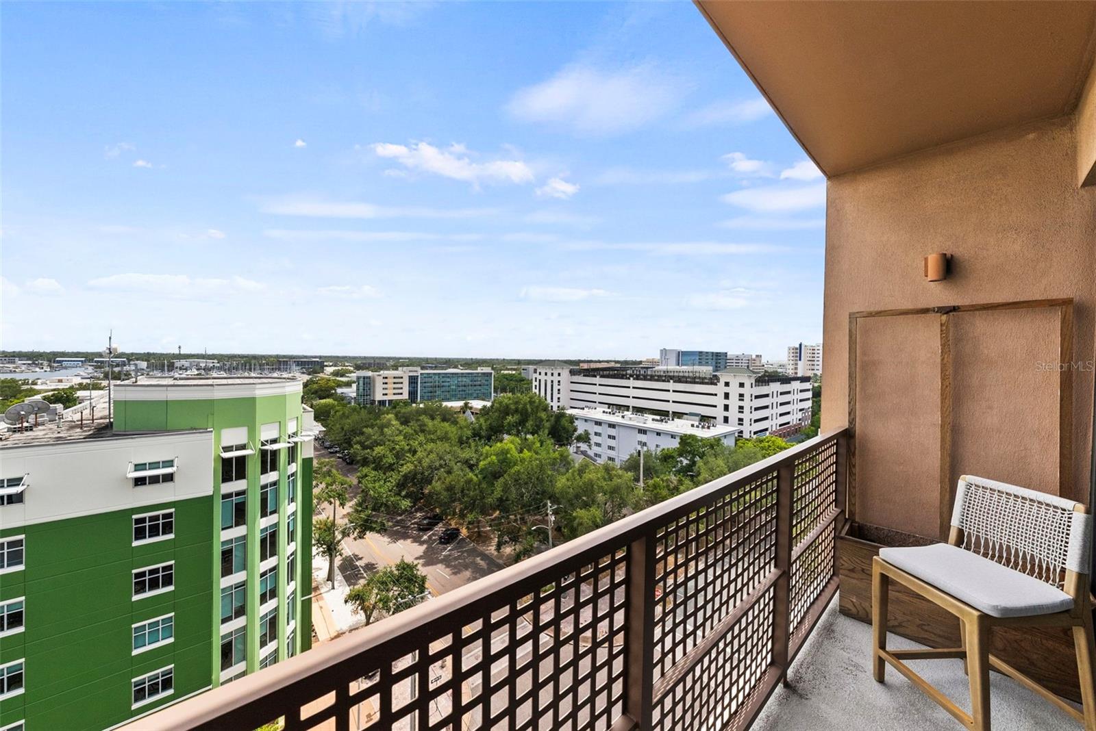 SALVADOR THE CONDO - Residential