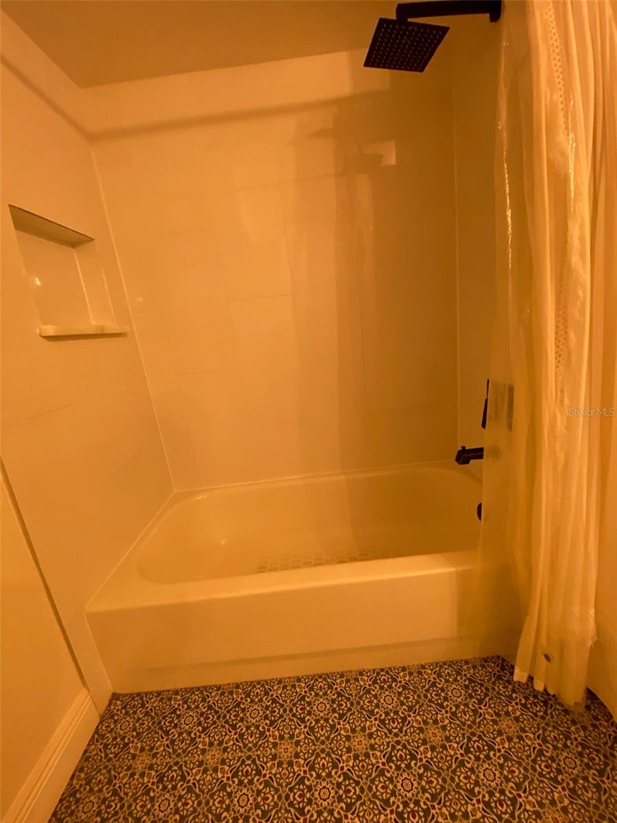 BONA VISTA CONDO - Residential Lease