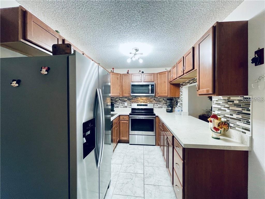 PINE RIDGE CLUB VILLAGE 1 PH 2 A CONDO BLDG 17 - Residential Lease